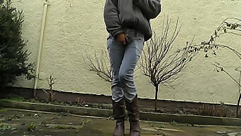 Desperate Urination In High Definition, Crotchgrabbing And Wetting Jeans