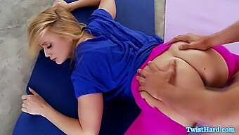 مهارات الفم الحسية لـ Aj Applegate في إعداد اليوغا