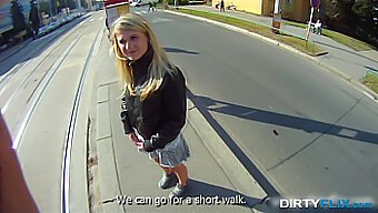 Sexe En Plein Air Avec Une Adolescente Blonde Prise En Caméra Dans Dirty Flix