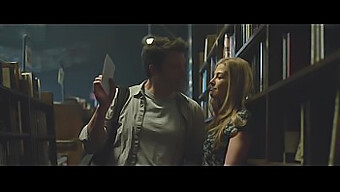 Alle intime øyeblikk med en berømt skuespillerinne i filmen "Gone Girl"