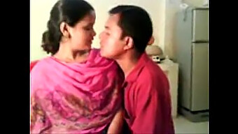 Indian Nisha Indulges In Oral Pleasure With Her Boss In Free Live Sex