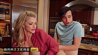 Joslyn James, A Lustful Mom, Experiences Pleasure From Her Son'S Friend - Brazzers