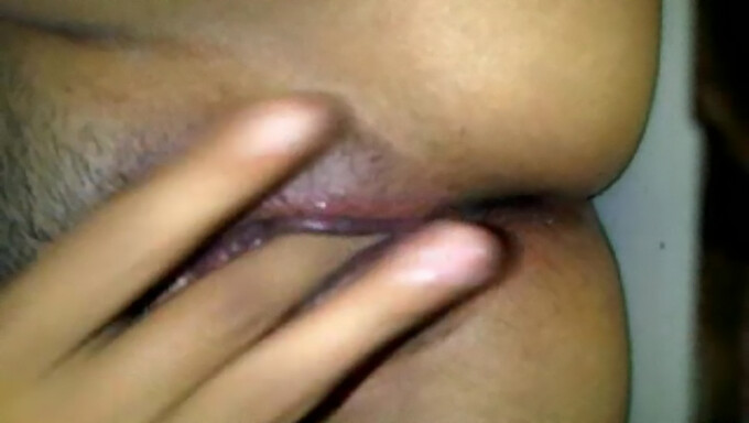 Yanti Dharmayanti's homemade video of female ejaculation