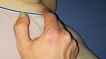 Amatörpar Utforskar Fingering I Pov