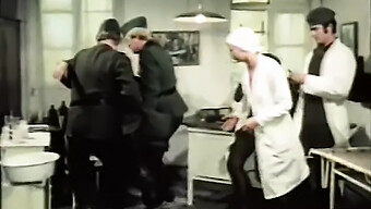 Patricia Rhomberg Et Sigrun Theil Jouent Dans Un Film Porno Allemand Vintage En 1975.