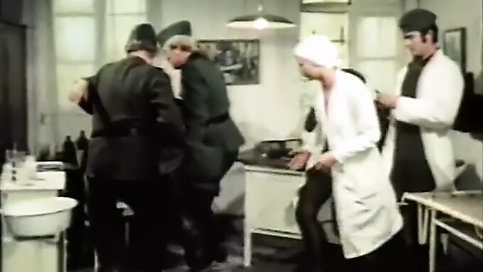 Vintage nemecký porno film s Patriciou Rhomberg a Sigrun Theil z roku 1975.