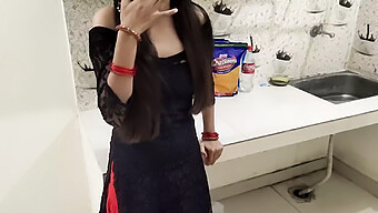 Hindi Audio Xxx: Indian Girlfriend Gets Fucked In The Kitchen