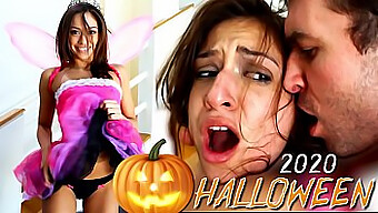 La Teenager (16+) James Deen E Sara Lovv Si Impegnano In Sesso Orale E Anale In Questo Video Di Halloween