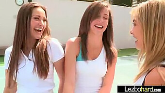 Tre Lesbiche Adolescenti, Dani Daniels, Malena Morgan E Lia Lor, Si Impegnano In Un Caldo Gioco Lesbico Davanti Alla Telecamera