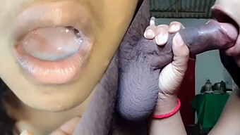 Teen Girlfriend From Sri Lanka Gives Deepthroat Blowjob And Receives Facial