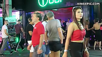 Brunett Thailändska Babes I Bangkok För En Oförglömlig Sexupplevelse