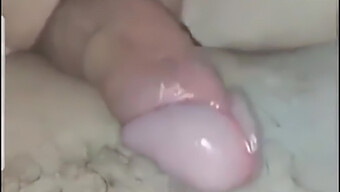 Amateur Girl Gets Fingered And Laughs Off Insults